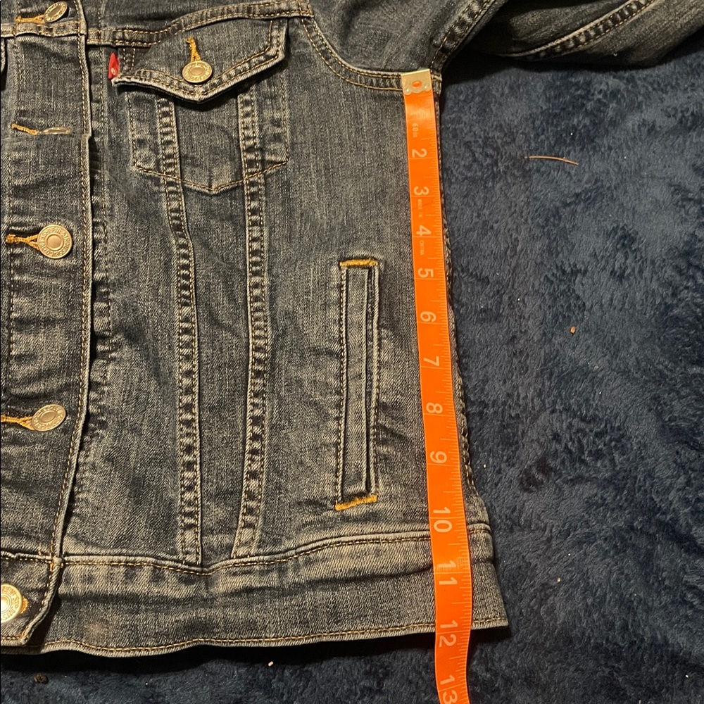 Levi's Women's Classic Blue Jean Jacket - Picture 6 of 10